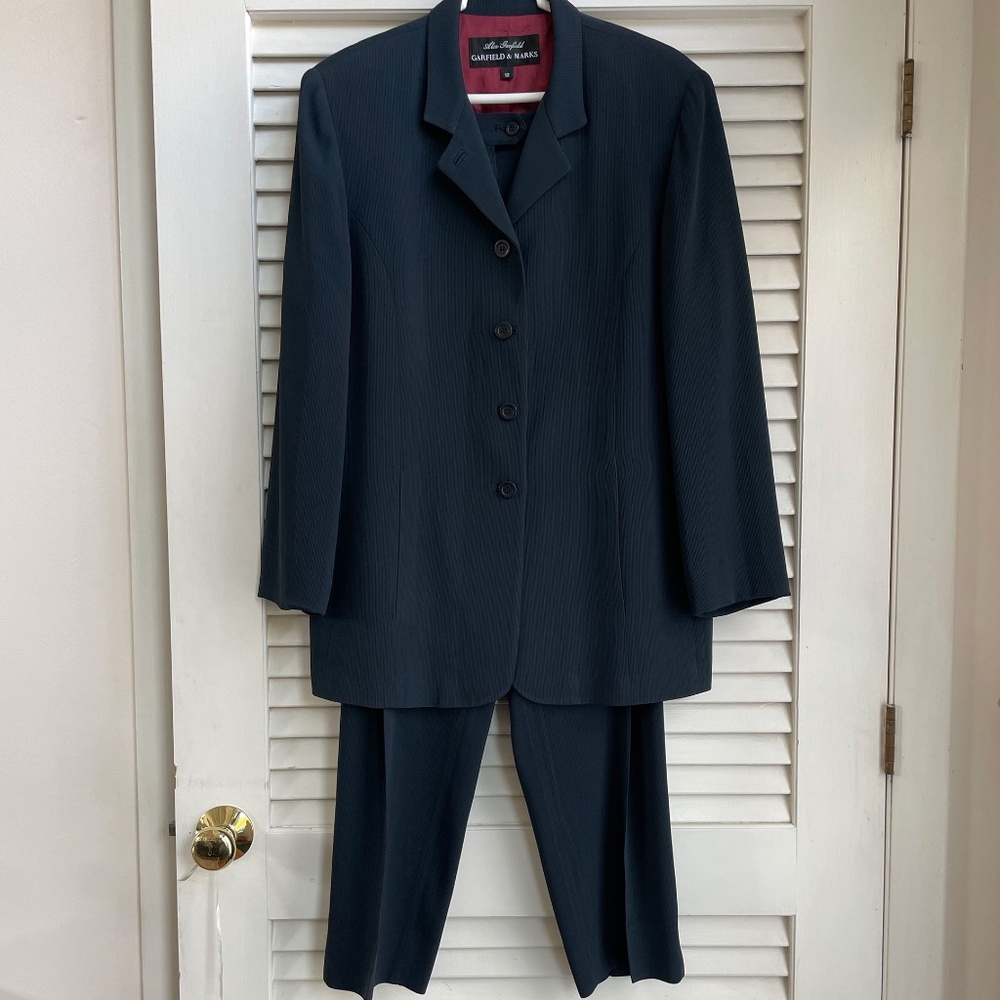 Garfield & Marks Classic Pleated Navy Suit With Pleated Pants, Size 12